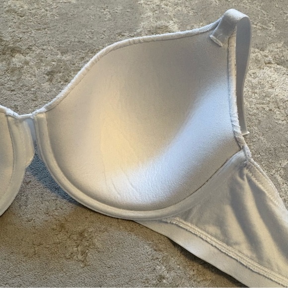 Victoria’s Secret White Leaf Embossed T-Shirt Lightly Lined Demi Bra Size 32DD - Picture 12 of 13